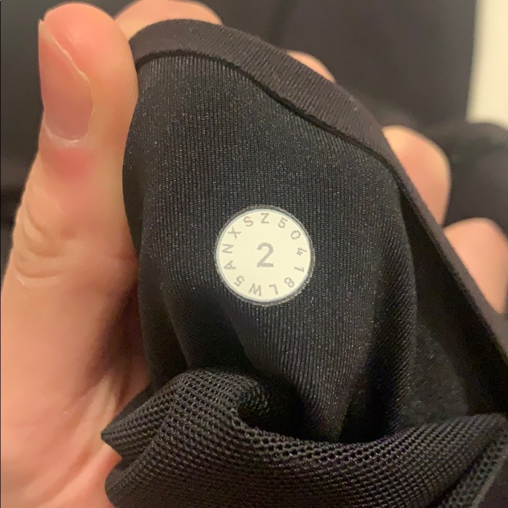 Black lululemon leggings size:2 - Picture 6 of 6